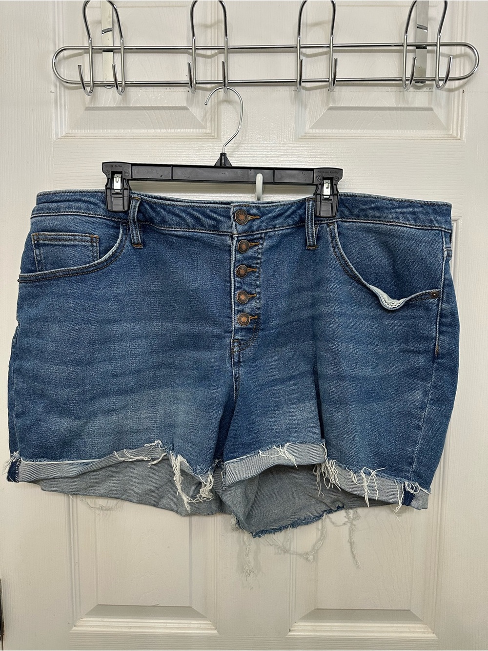 Ava & Viv High-Rise Button-Fly Denim cut off Shorts in Medium Blue